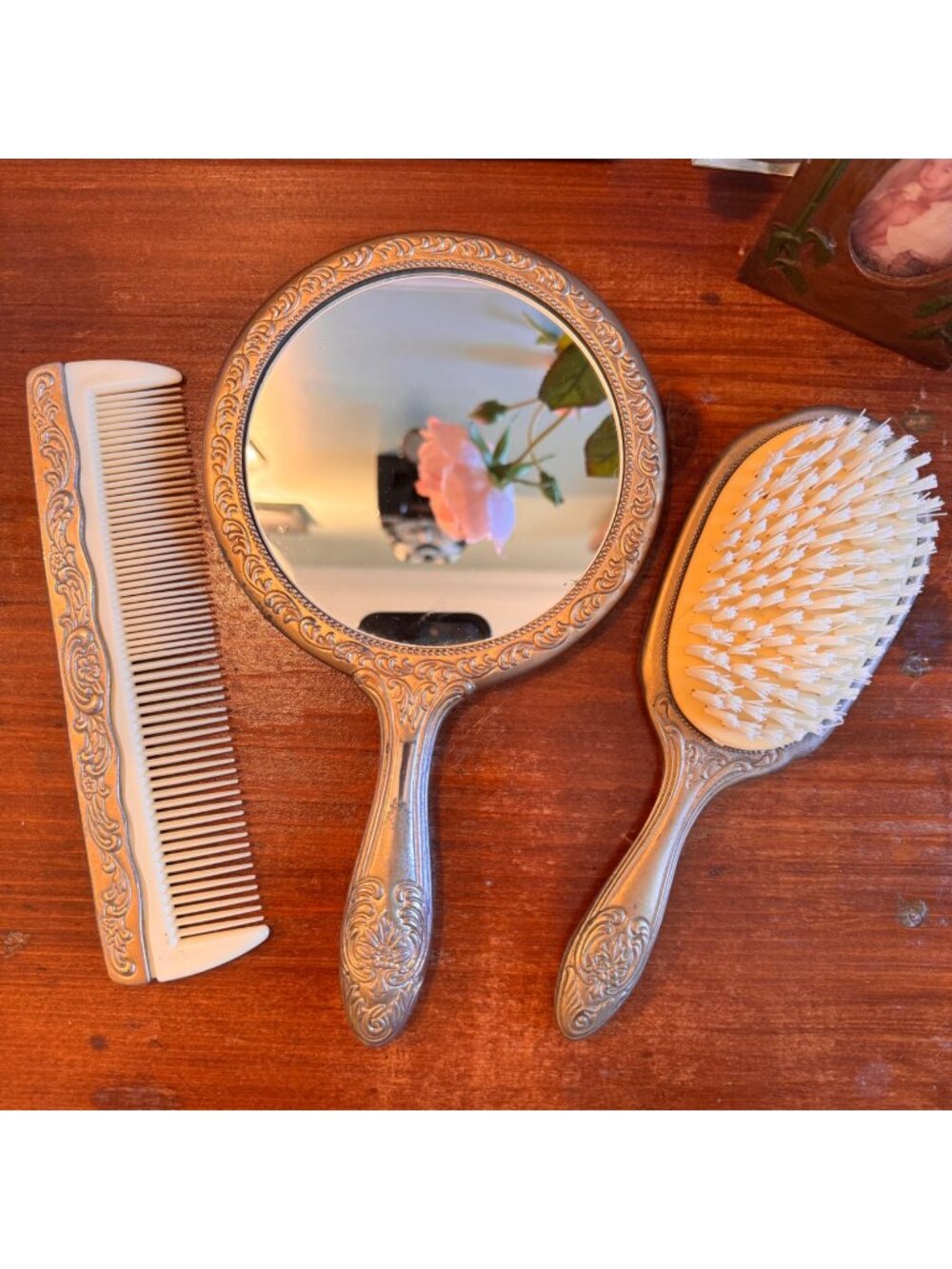 Victorian Silver Plate 3 Pc Vanity Set Mirror Brush & Comb Ornate Design Patina - Picture 2 of 16